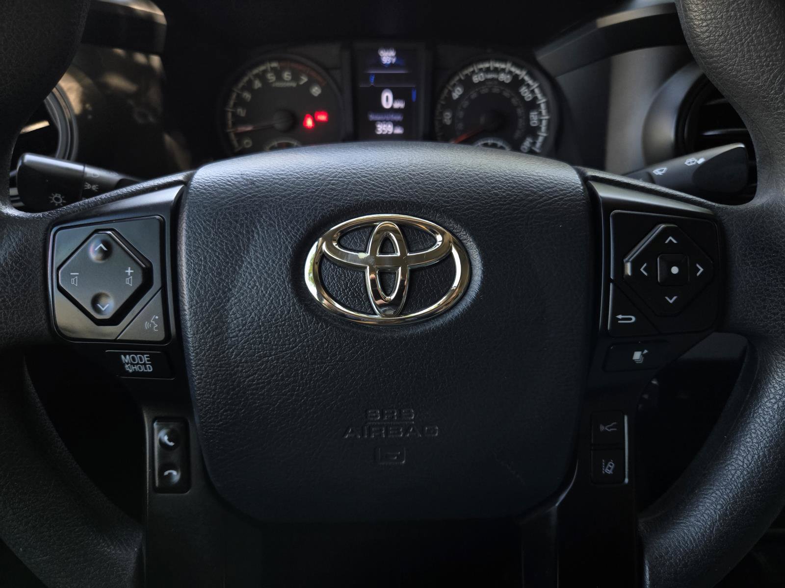 Used 2018 Toyota Tacoma SR RWD image 28
