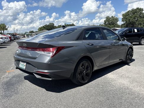 Used 2023 Hyundai Elantra SEL FWD image 5