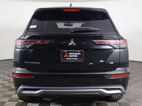 New 2026 Mitsubishi Outlander SE image 14