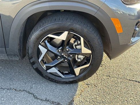 Used 2025 Kia Seltos EX w/ EX Sunroof Package image 7