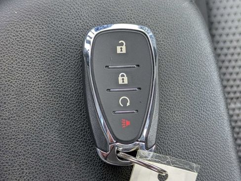 Used 2025 Chevrolet Trax LT FWD image 28