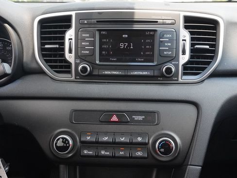 Used 2018 Kia Sportage LX AWD/4WD image 42