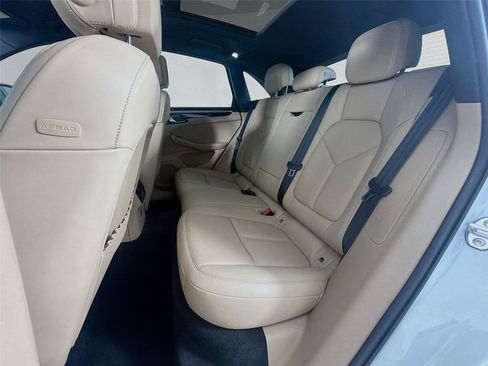 Certified 2023 Porsche Macan Turbo AWD/4WD image 20