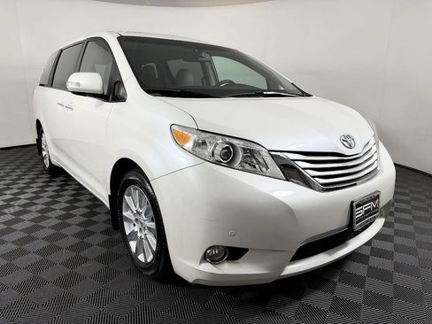 Used 2014 Toyota Sienna XLE AWD/4WD image 5