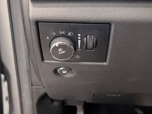 Used 2014 Jeep Grand Cherokee Overland w/ Advanced Technology Group image 27