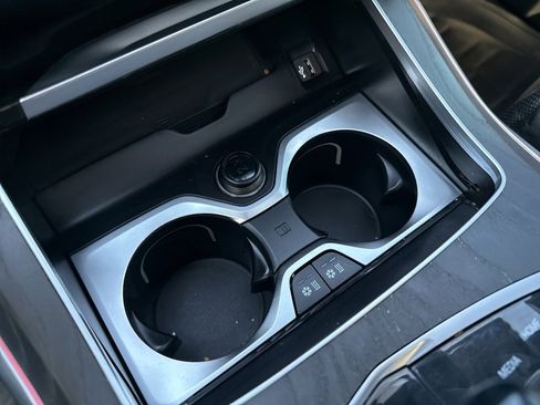 Used 2020 BMW X7 M50i w/ Dynamic Handling Package image 33