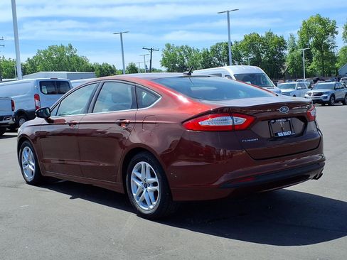 Used 2016 Ford Fusion SE FWD image 7