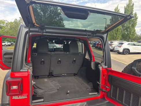 Used 2024 Jeep Wrangler Unlimited Rubicon image 33