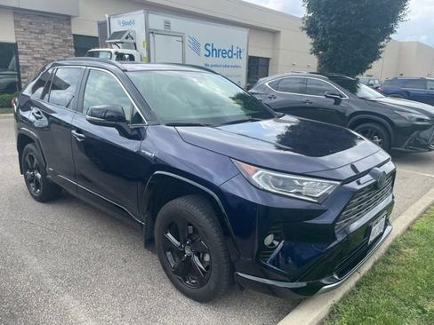 Used 2019 Toyota RAV4 XSE w/ XSE Weather Package AWD/4WD image 8