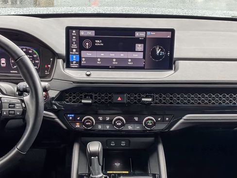 Used 2024 Honda Accord Touring image 12