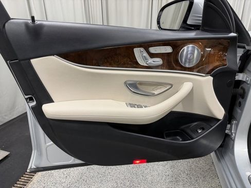Used 2018 Mercedes-Benz E 300 4MATIC image 20
