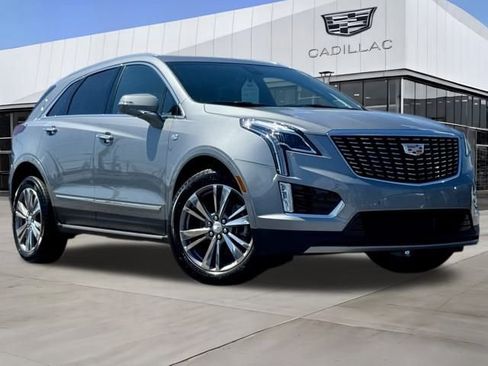 Certified 2025 Cadillac XT5 Premium Luxury image 2