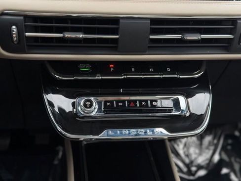 Used 2025 Lincoln Corsair Reserve AWD/4WD image 26
