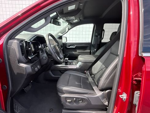 Used 2025 Chevrolet Silverado 1500 LTZ w/ Z71 Off-Road Package AWD/4WD image 4