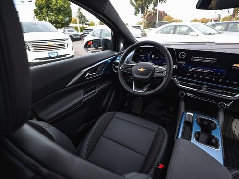 New 2026 Chevrolet Equinox EV LT image 12