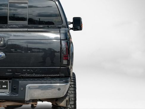 Used 2015 Ford F250 Lariat w/ Lariat Ultimate Package AWD/4WD image 54