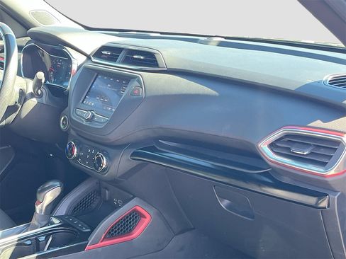 Used 2023 Chevrolet TrailBlazer RS image 28