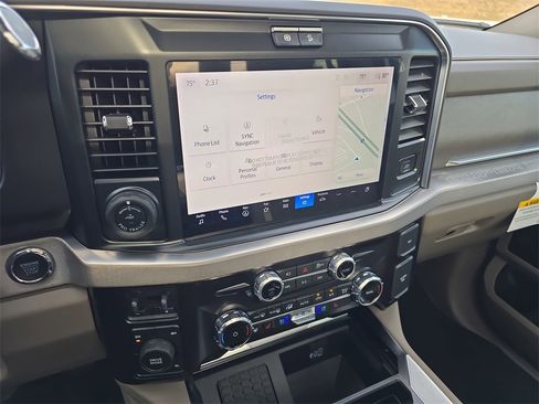 Used 2025 Ford F450 Platinum w/ Platinum Plus Package image 21