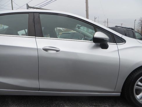 Used 2016 Chevrolet Cruze LT image 20