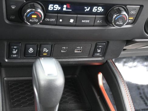 Used 2024 Nissan Frontier PRO-4X w/ Pro Convenience Package image 12