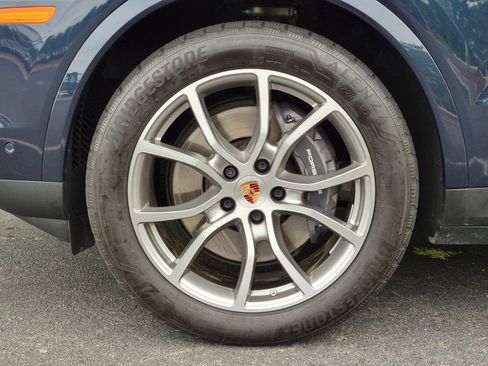 Certified 2026 Porsche Cayenne Coupe AWD/4WD image 38