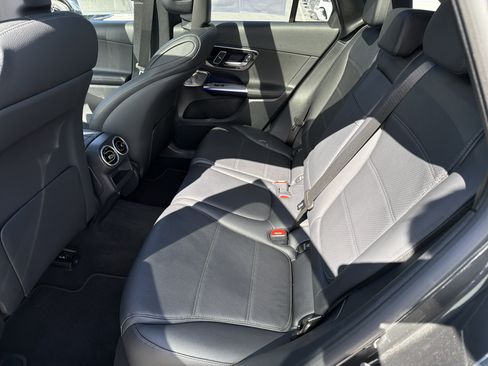 Used 2026 Mercedes-Benz GLC 300 4MATIC image 25
