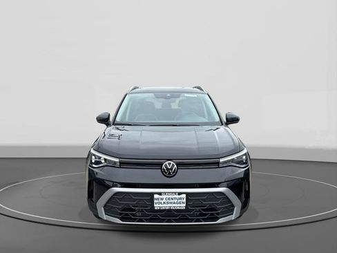 New 2026 Volkswagen Taos SE AWD/4WD image 2