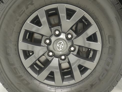 Used 2021 Toyota Tacoma SR5 RWD image 24
