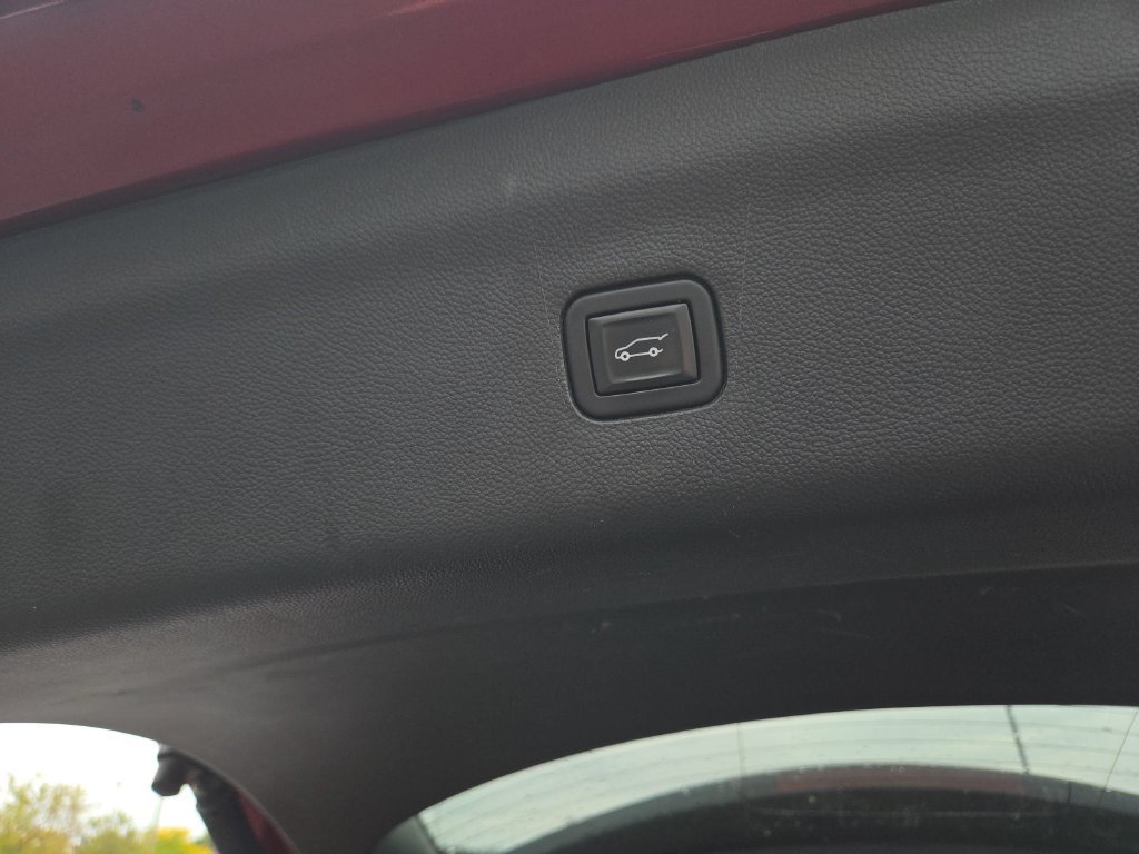 Used 2021 Buick Enclave Essence w/ Trailering Package, 5000 lbs. FWD image 25