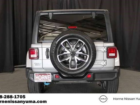 Used 2024 Jeep Wrangler Unlimited AWD/4WD image 14