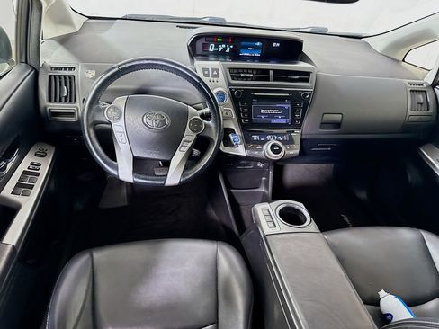 Used 2016 Toyota Prius V Four image 19