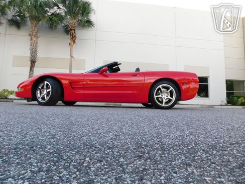 Used 2004 Chevrolet Corvette Convertible w/ Preferred Equipment Group RWD image 21