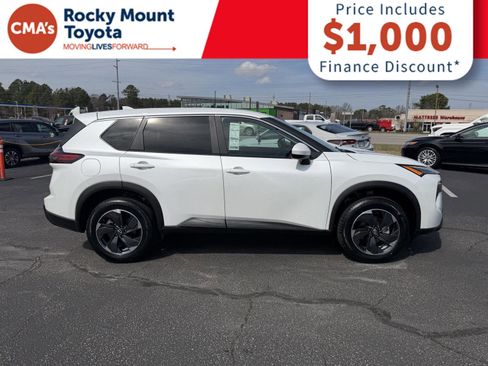 Used 2024 Nissan Rogue SV image 8