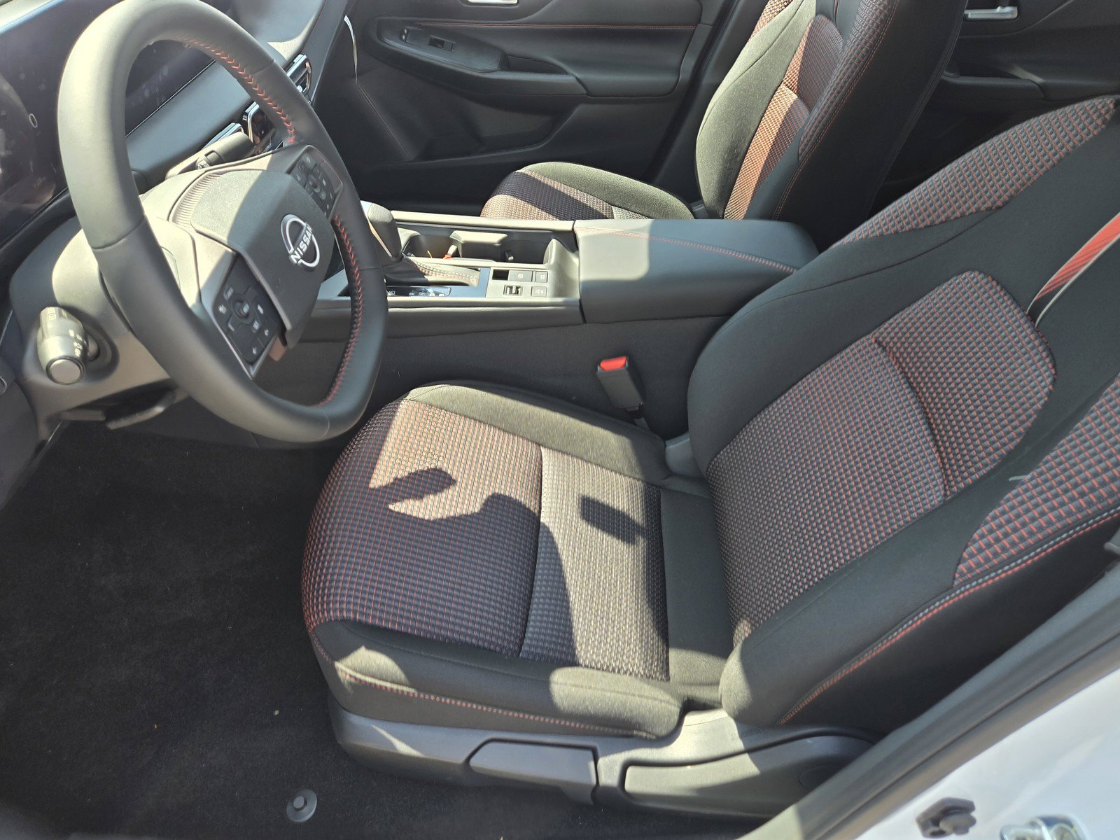 New 2026 Nissan Sentra SR w/ Floor Mat Package FWD image 11