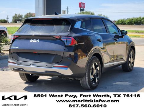 New 2026 Kia Sportage LX w/ LX Convenience Package FWD image 3
