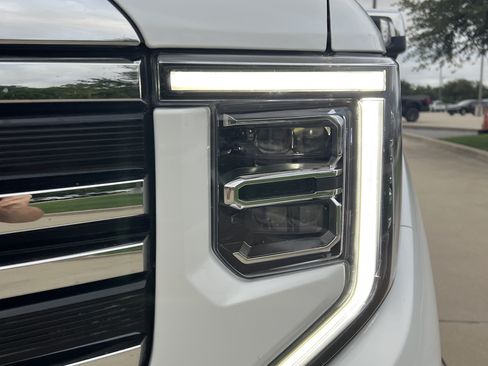 Used 2024 GMC Sierra 1500 SLT w/ SLT Premium Plus Package AWD/4WD image 5