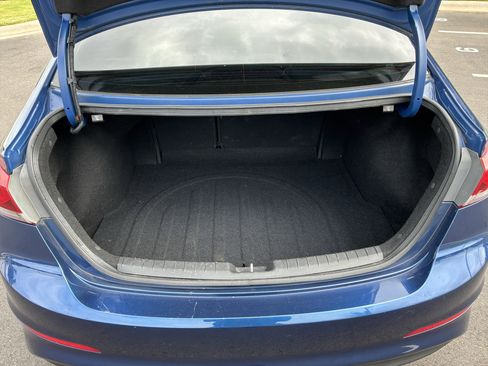 Used 2018 Hyundai Elantra SEL FWD image 30