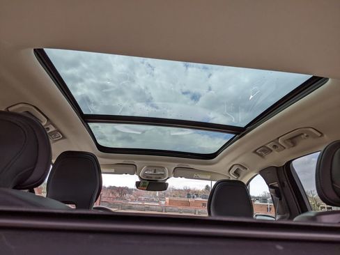 Certified 2023 Volvo XC60 B5 Plus w/ Climate Package image 13