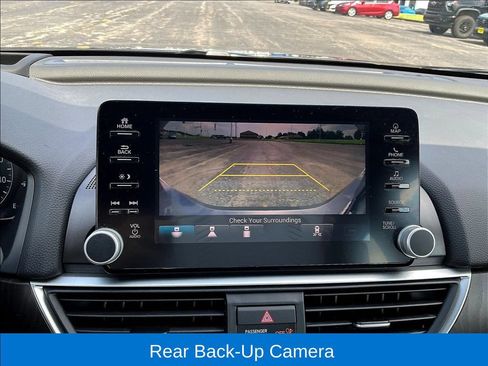 Used 2018 Honda Accord Touring image 15