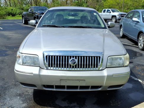 Used 2010 Mercury Grand Marquis LS RWD image 3