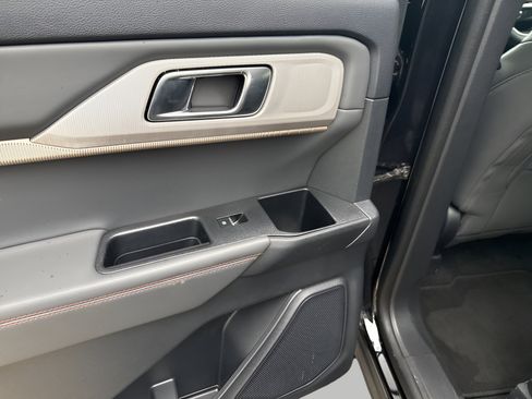 Certified 2025 Ford Explorer Active w/ Active Comfort Package image 34