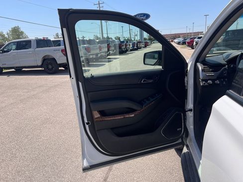 Used 2018 Chevrolet Suburban Premier AWD/4WD image 11