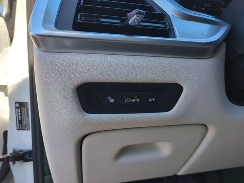 Certified 2024 BMW X5 xDrive40i w/ Premium Package image 17