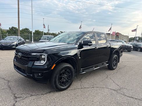 Used 2025 Ford Ranger Lariat w/ Black Appearance Package AWD/4WD image 3