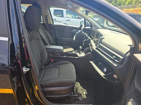 Used 2025 Kia Sportage LX AWD/4WD image 6