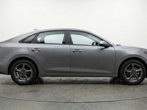 Used 2025 Kia K4 FWD image 11