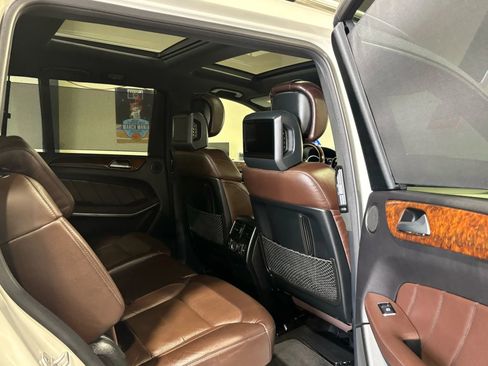 Used 2014 Mercedes-Benz GL 450 4MATIC image 21