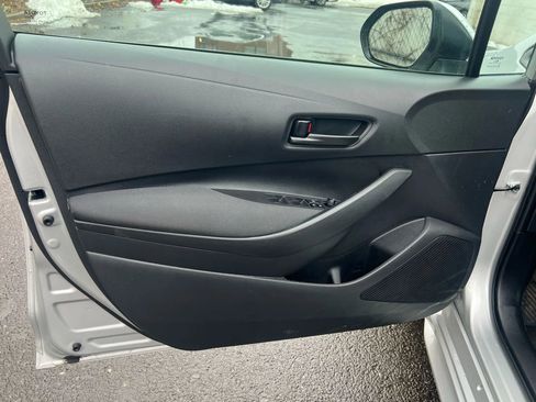 Used 2025 Toyota Corolla LE FWD image 22