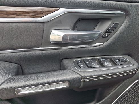 Used 2019 RAM 1500 Laramie AWD/4WD image 13