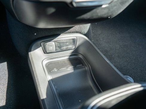 New 2026 Chrysler Pacifica Select AWD/4WD image 27